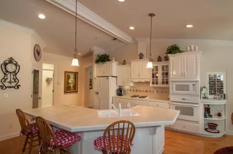 2930 Western Oak Dr, Redding, CA 96002 photo 10