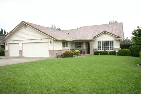 2772 Crystal Tree Dr, Redding, CA 96001 photo 1