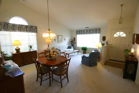 2772 Crystal Tree Dr, Redding, CA 96001 photo 4