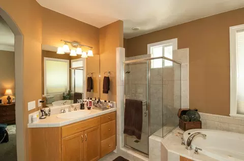 15553 Mountain Shadows Dr, Redding, CA 96001 photo 10