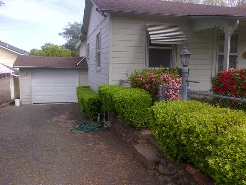 1547 Jay St, Redding, CA 96001 photo 1