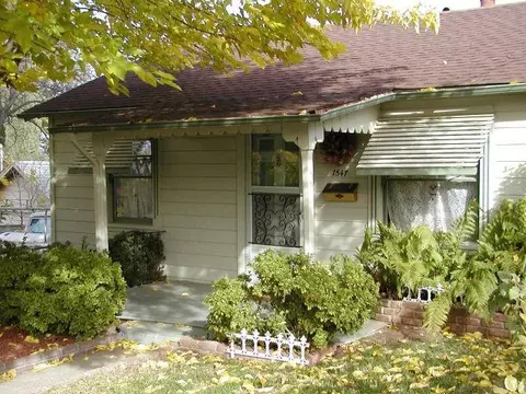 1547 Jay St, Redding, CA 96001 photo 3