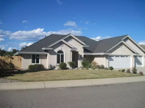 2225 Cumberland Dr, Redding, CA 96001 photo 3