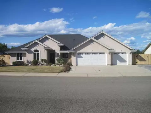 2225 Cumberland Dr, Redding, CA 96001 photo 1