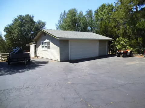 20574 Strawn Dr, Redding, CA 96003 photo 35