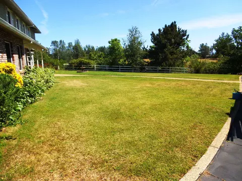20574 Strawn Dr, Redding, CA 96003 photo 2
