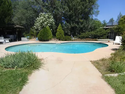 20574 Strawn Dr, Redding, CA 96003 photo 4