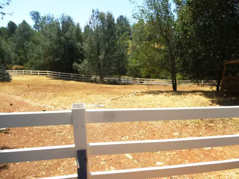 20574 Strawn Dr, Redding, CA 96003 photo 42