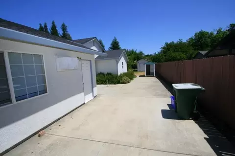 2473 Amethyst Way, Redding, CA 96003 photo 2