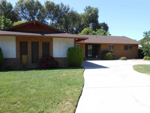 593 Estate St, Redding, CA 96002 photo 1