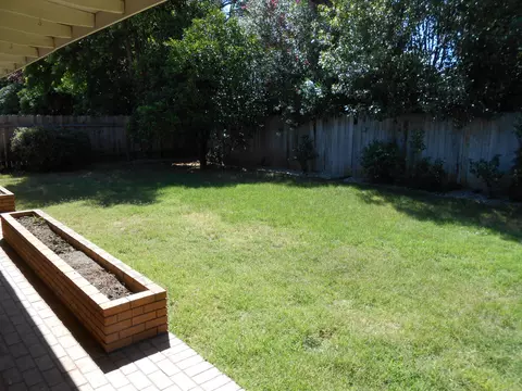 593 Estate St, Redding, CA 96002 photo 6