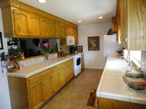 4639 Columbine Dr, Redding, CA 96002 photo 3