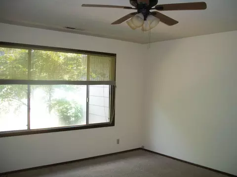 1183 Ruthie Ln, Redding, CA 96002 photo 4