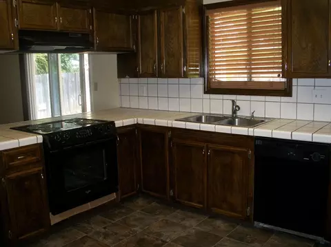1183 Ruthie Ln, Redding, CA 96002 photo 5