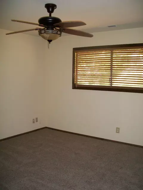 1183 Ruthie Ln, Redding, CA 96002 photo 12