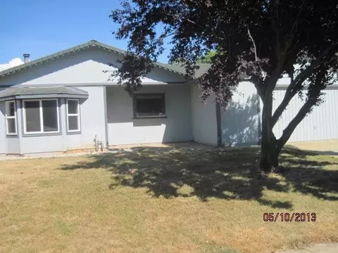 1107 Peregrine Way, Redding, CA 96003 photo 2