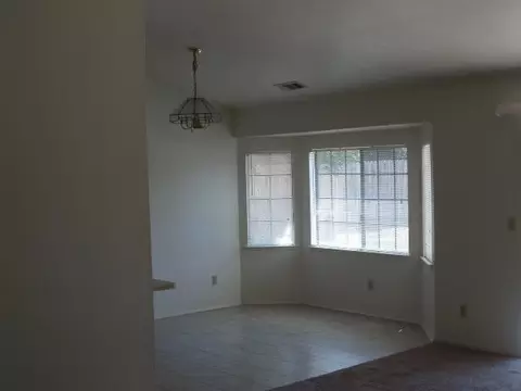16981 Cape Cod Dr, Redding, CA 96003 photo 2