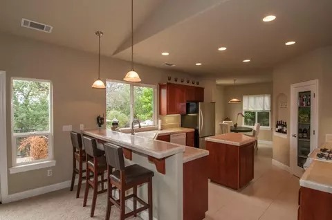 1080 Hillsdale Ct, Redding, CA 96003 photo 5
