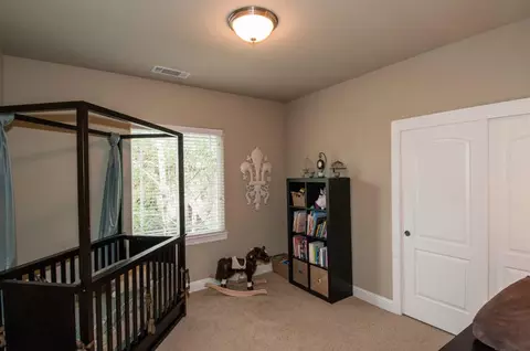 1080 Hillsdale Ct, Redding, CA 96003 photo 11