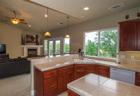 1080 Hillsdale Ct, Redding, CA 96003 photo 6