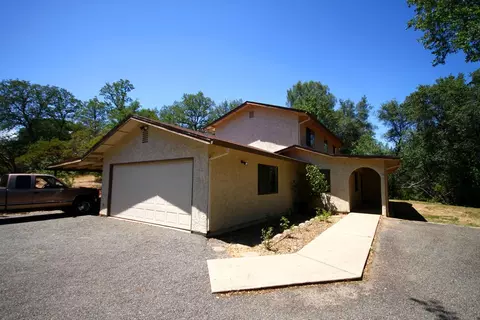 10610 Old Oregon Trl, Redding, CA 96003 photo 3