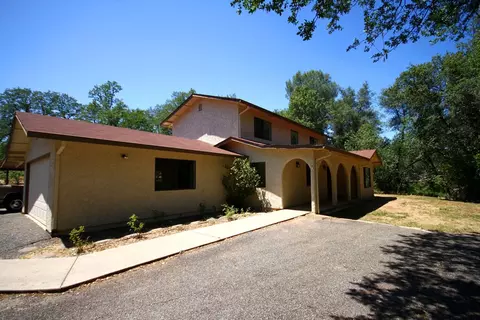 10610 Old Oregon Trl, Redding, CA 96003 photo 2