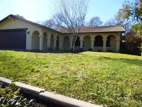 3620 Summit Dr, Redding, CA 96001 photo 1