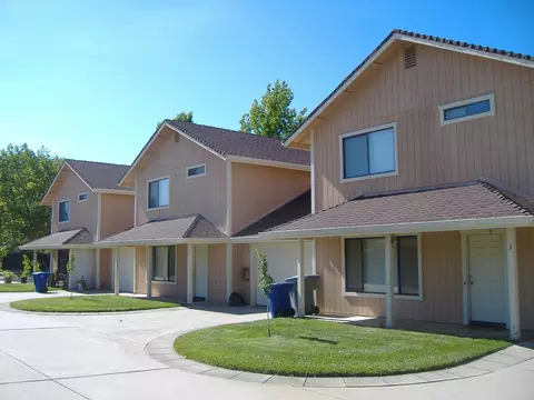816 Saint Marks St, Redding, CA 96003 photo 4
