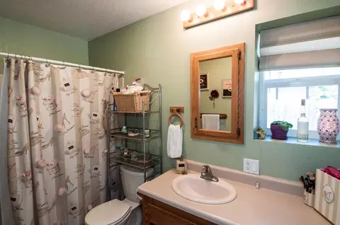 1915 Continental, Redding, CA 96001 photo 9
