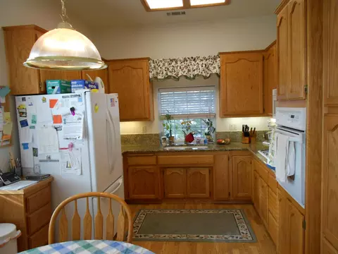 423 Franciscan Trl, Redding, CA 96003 photo 5