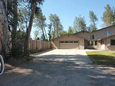 18528 Rex Ln, Redding, CA 96003 photo 2