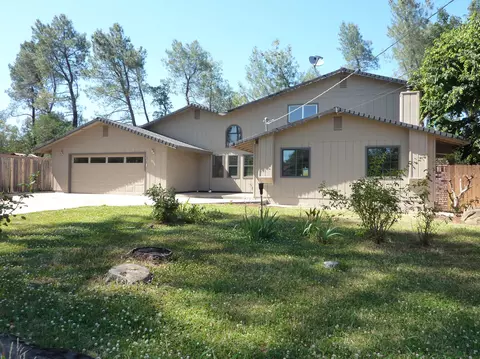 18528 Rex Ln, Redding, CA 96003 photo 1