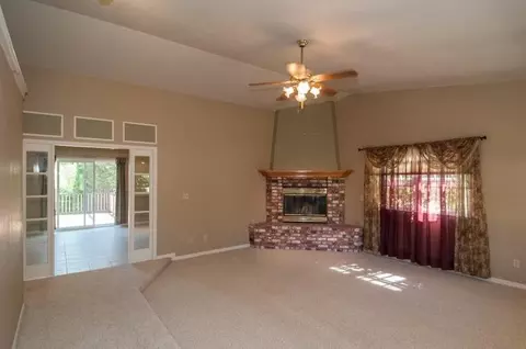 2097 Quartz Way, Redding, CA 96001 photo 7