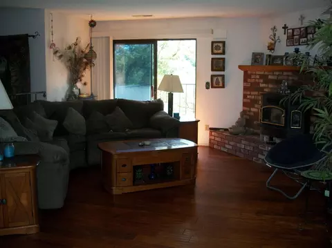 2155 Angie Pl, Redding, CA 96001 photo 4