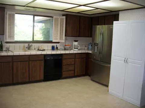 2155 Angie Pl, Redding, CA 96001 photo 2