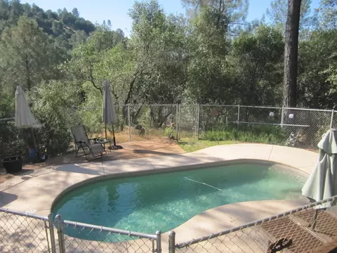14199 Bear Mountain Rd, Redding, CA 96003 photo 2