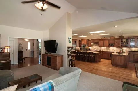 2317 El Vista St, Redding, CA 96002 photo 7