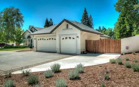 2317 El Vista St, Redding, CA 96002 photo 3