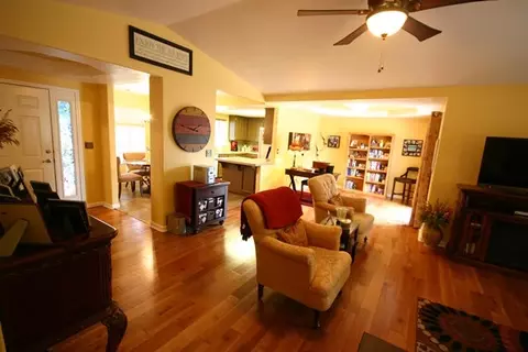 4665 Oak Glen Dr, Redding, CA 96001 photo 3