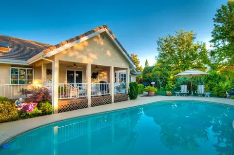 568 River Oaks Dr, Redding, CA 96001 photo 4