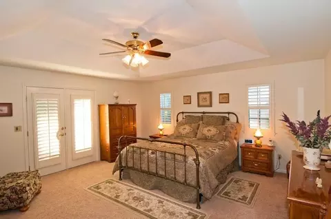 568 River Oaks Dr, Redding, CA 96001 photo 8