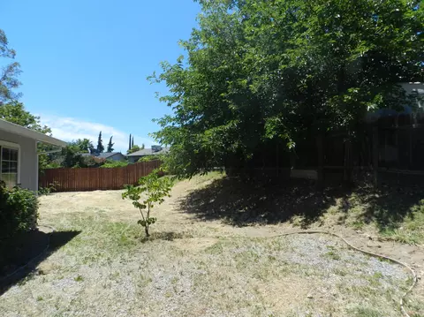 1407 Wingsetter Way, Redding, CA 96003 photo 2