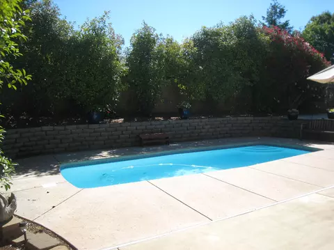 3707 Greenhaven Ln, Redding, CA 96001 photo 2