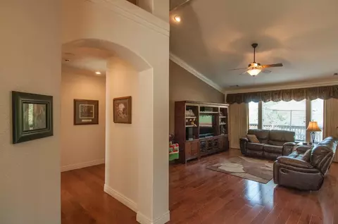 3711 Fairoaks Ct, Redding, CA 96001 photo 8