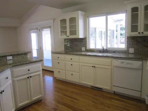 11396 Sara Dr, Redding, CA 96003 photo 3