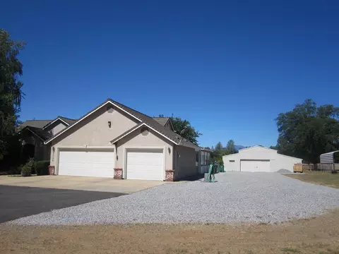 11396 Sara Dr, Redding, CA 96003 photo 2