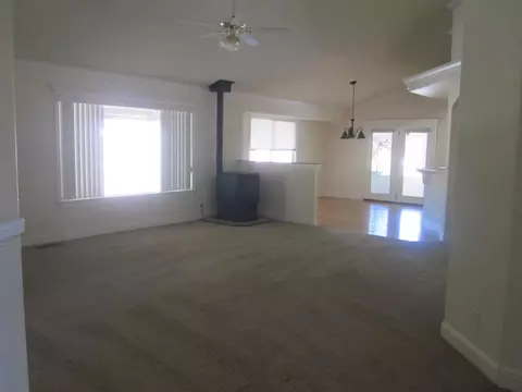 11396 Sara Dr, Redding, CA 96003 photo 8