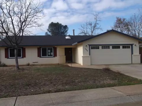 1050 Red Tail Dr, Redding, CA 96003 photo 2