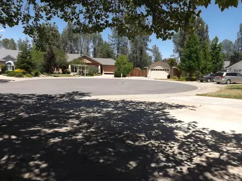 3027 Warbler Ct, Redding, CA 96001 photo 1