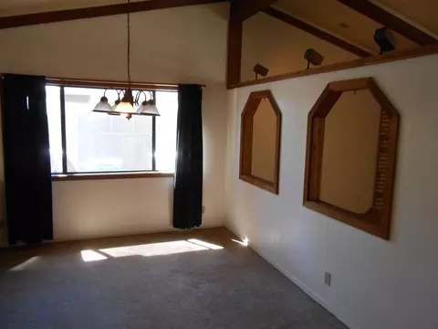 438 Rosewood Dr, Redding, CA 96003 photo 7